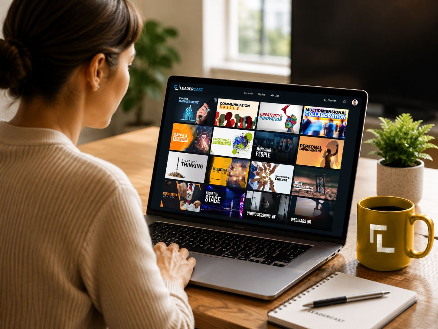 Browsing Leadercast 365 on a laptop